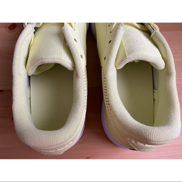 NWOT Reebok Club C 85 Women’s Sneakers Lemon Glow - Picture 8 of 10